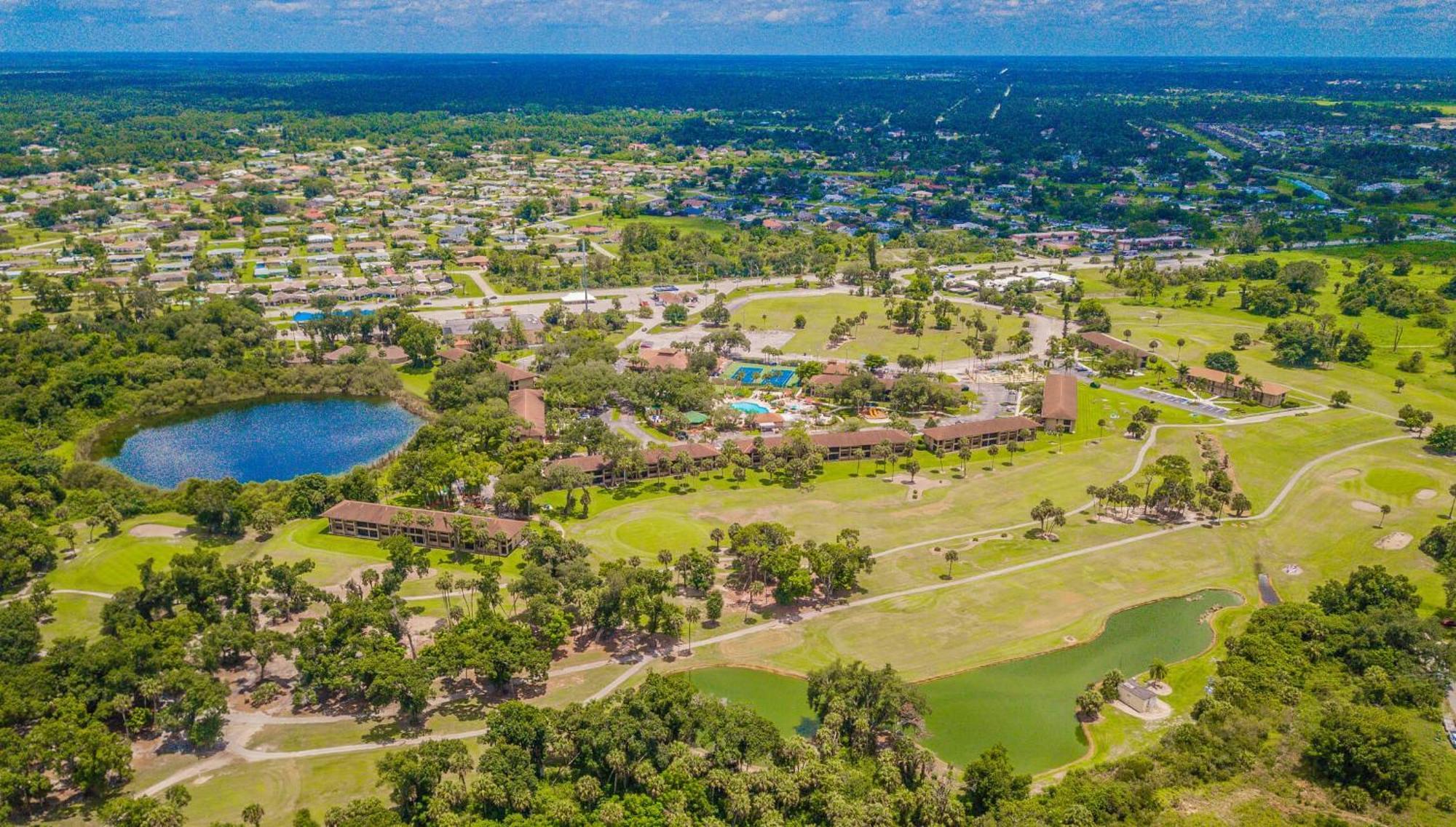 Lehigh Resort Club, A Vri Resort Lehigh Acres Exterior photo